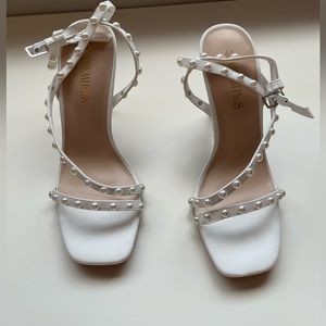 Dream Pairs pearl strappy sandal heels